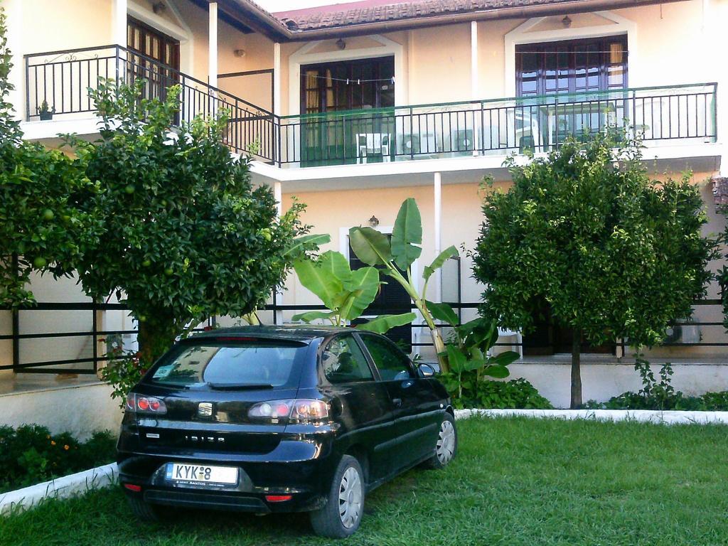 Georgina Family Apartments Mesongí Eksteriør bilde